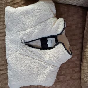 Thread & Supply Pull Over Size M